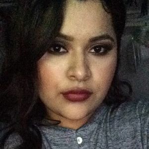 Meet your Posher, Deyanira